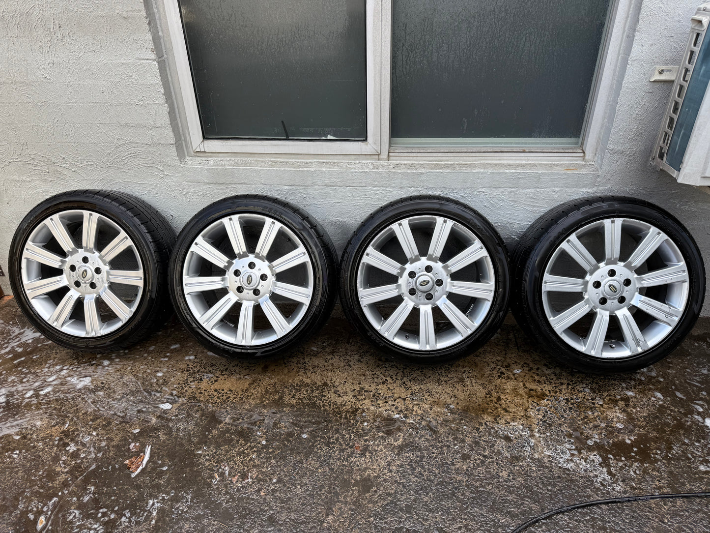Land Rover Range Rover 20” Alloy Wheels with Good Tyres