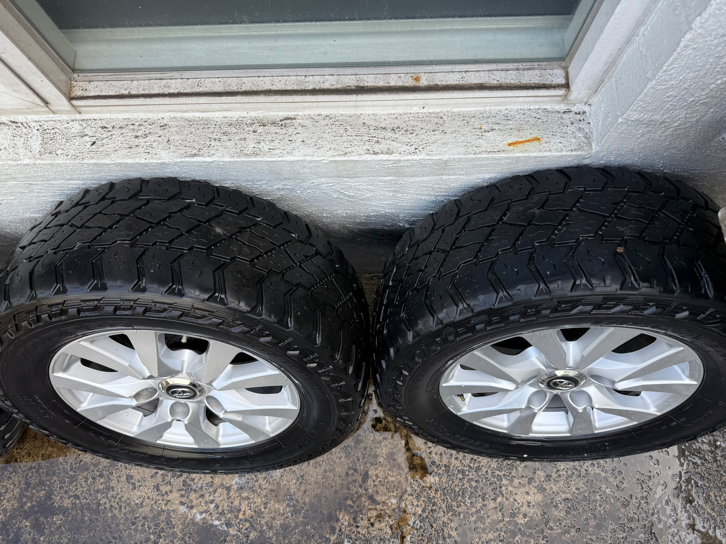 Toyota Landcruiser 18” 200 Series Sahara Alloy Wheels with Cooper Tyres