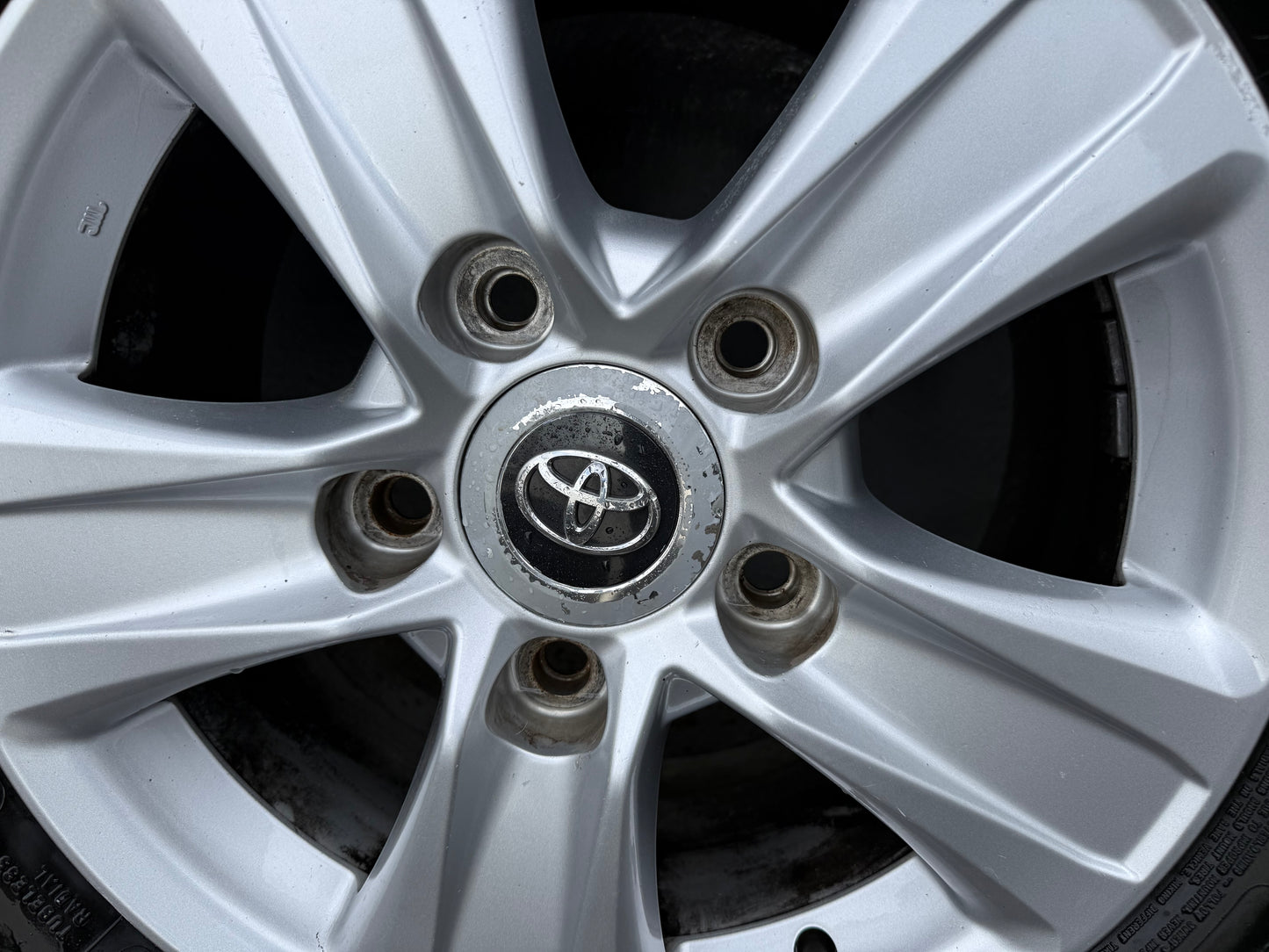 Toyota Landcruiser 200 Series Sahara 17” Alloy Wheels with Good Tyres