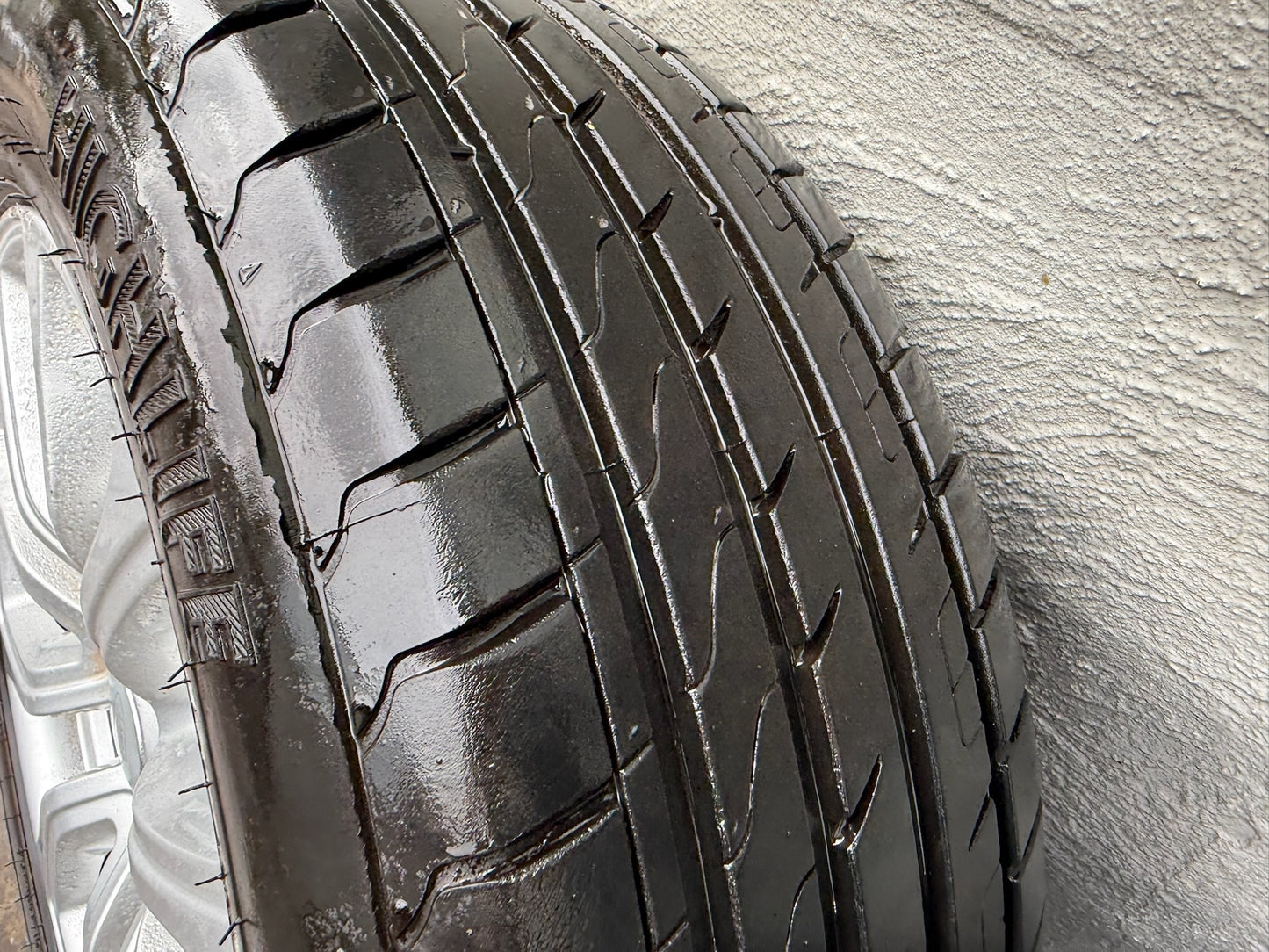 Range Rover Evoque 18” Alloy Wheels with Good Tyres