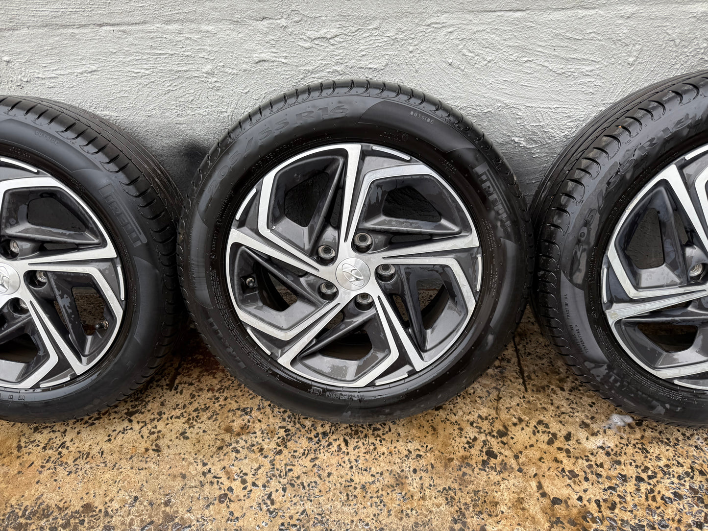 Hyundai i30 16” Alloy Wheels with Very Good Tyres