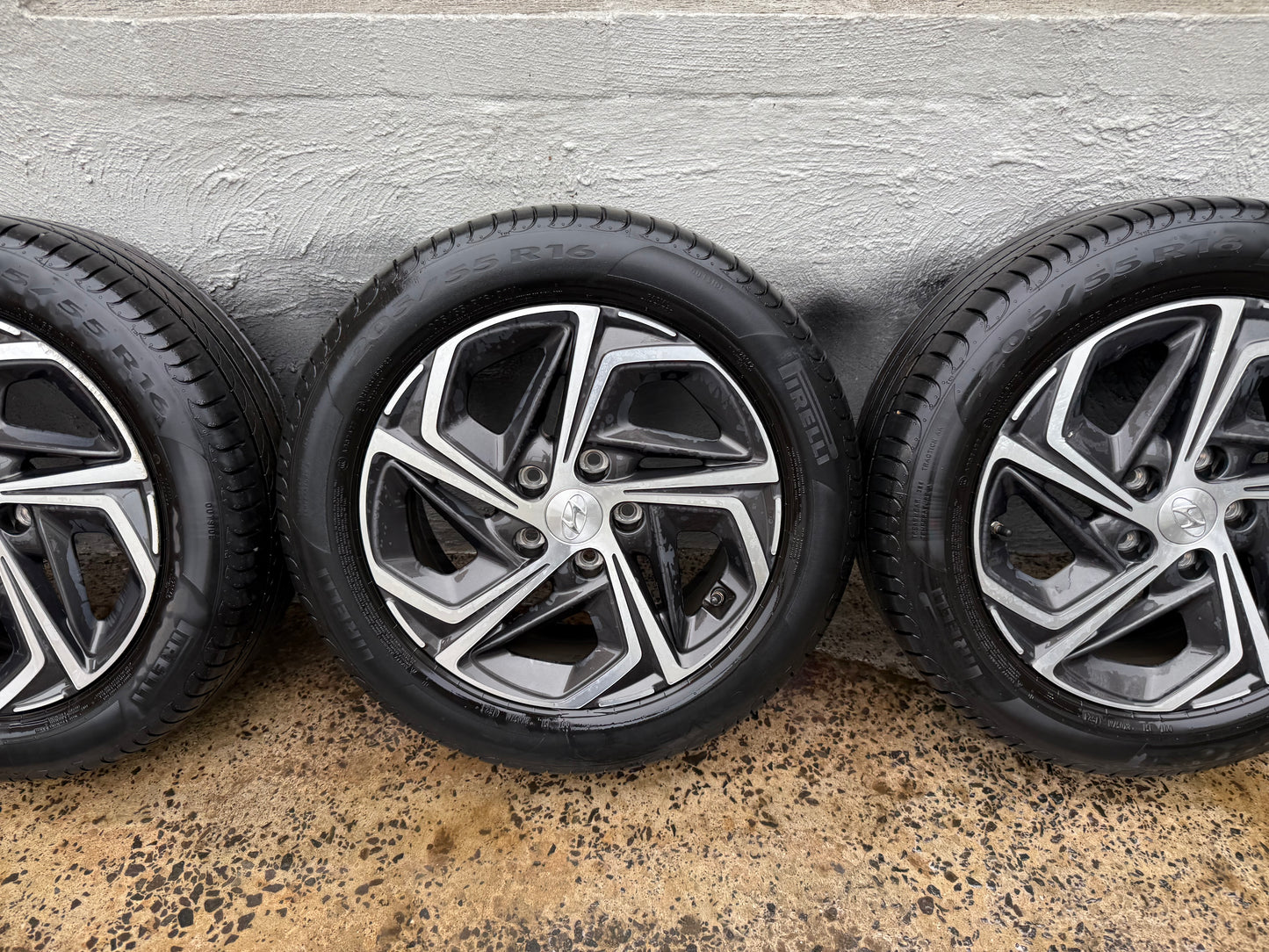 Hyundai i30 16” Alloy Wheels with Very Good Tyres
