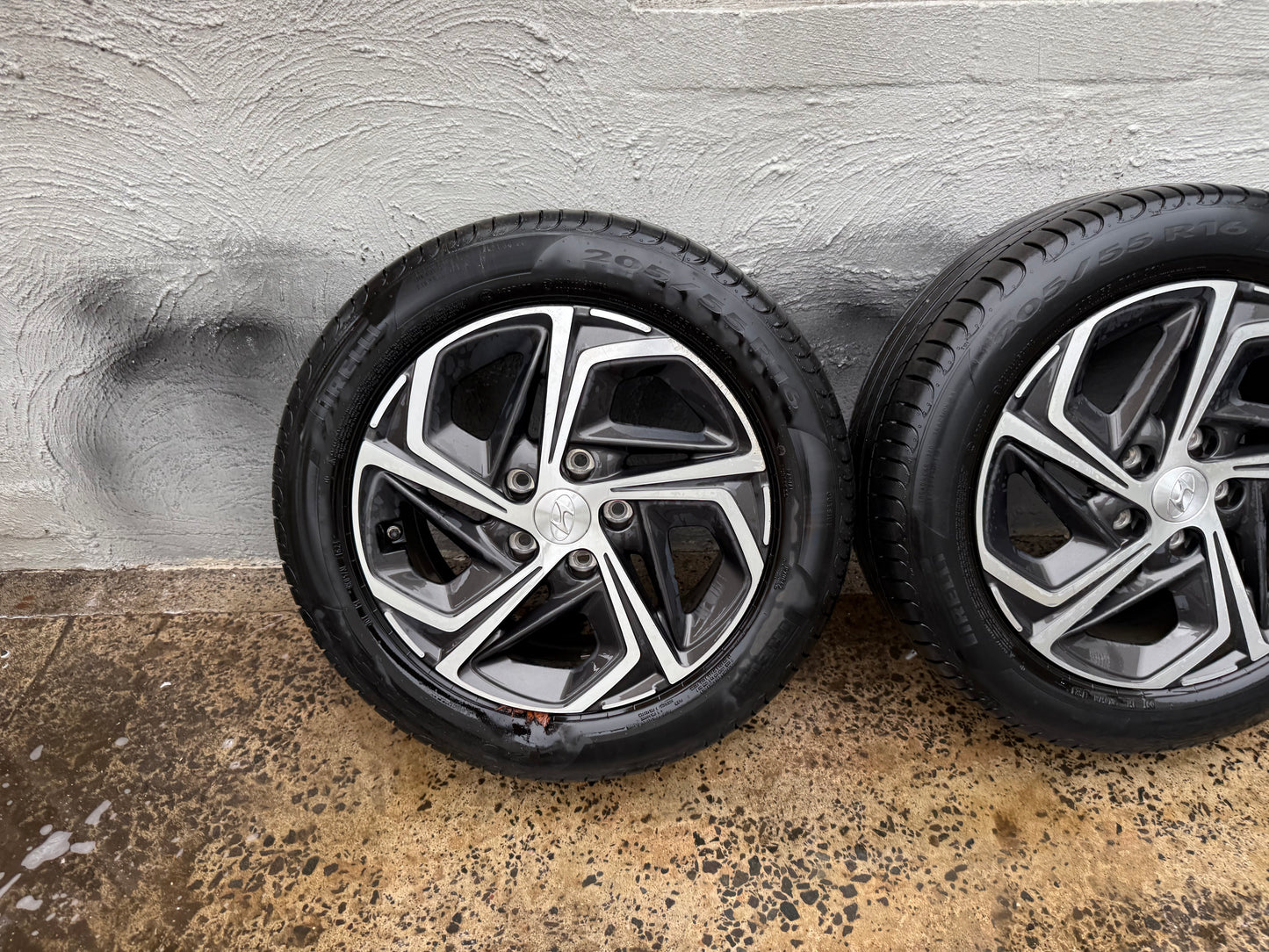 Hyundai i30 16” Alloy Wheels with Very Good Tyres