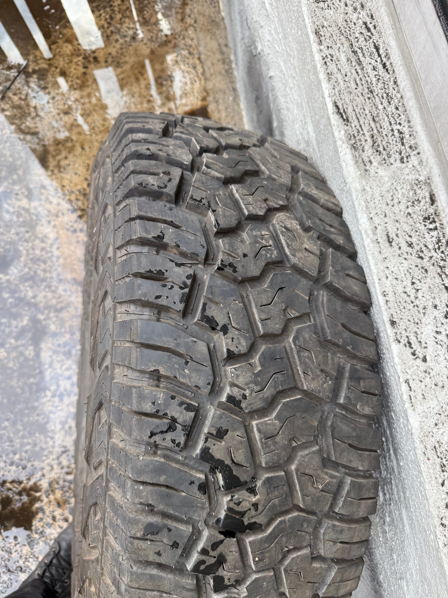 Yokohama Geolander X-AT 285/75R16 Tyre