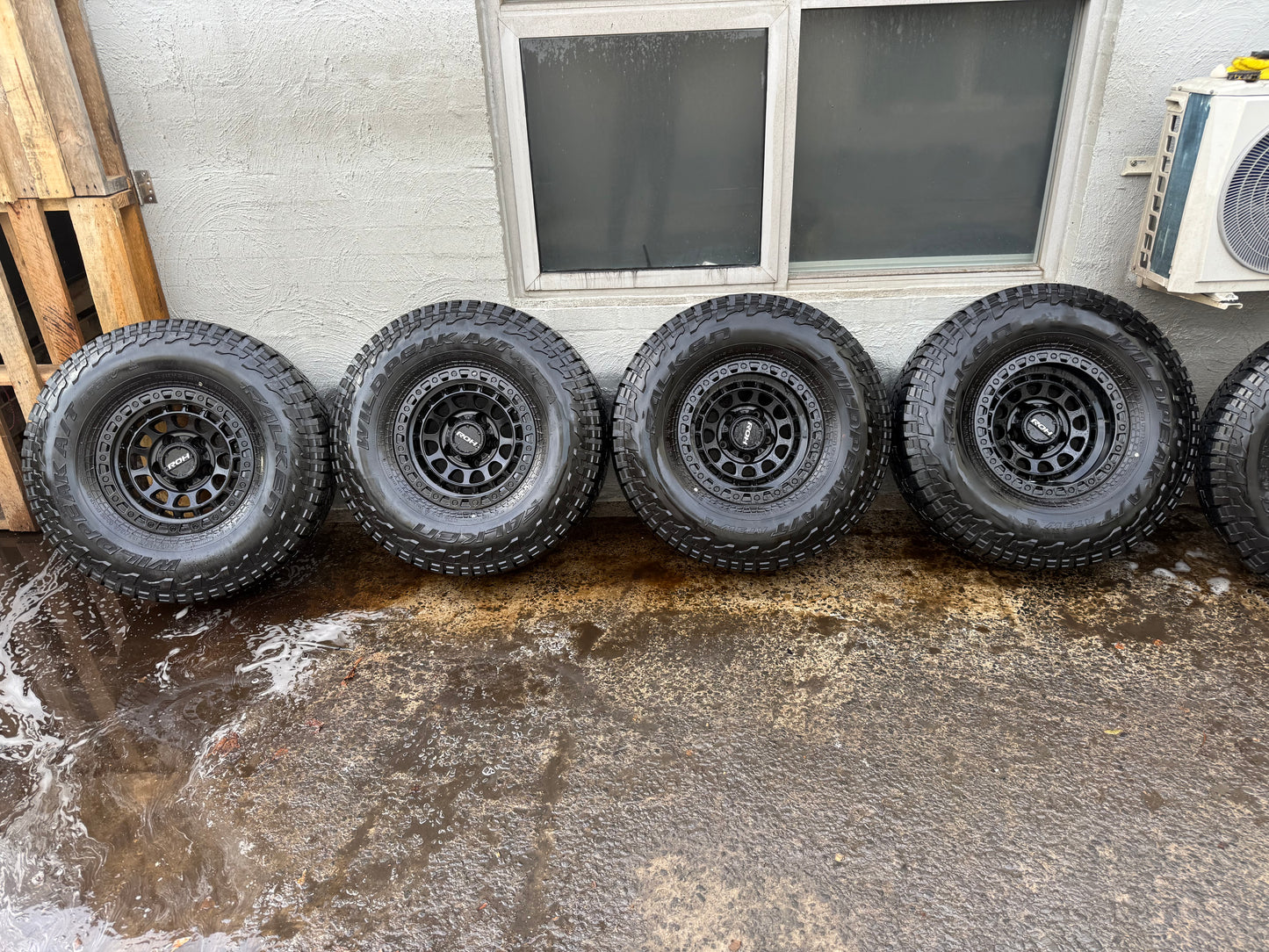 ROH Assault 16” Alloy Wheels with 35” Wildpeak A/T Tyres