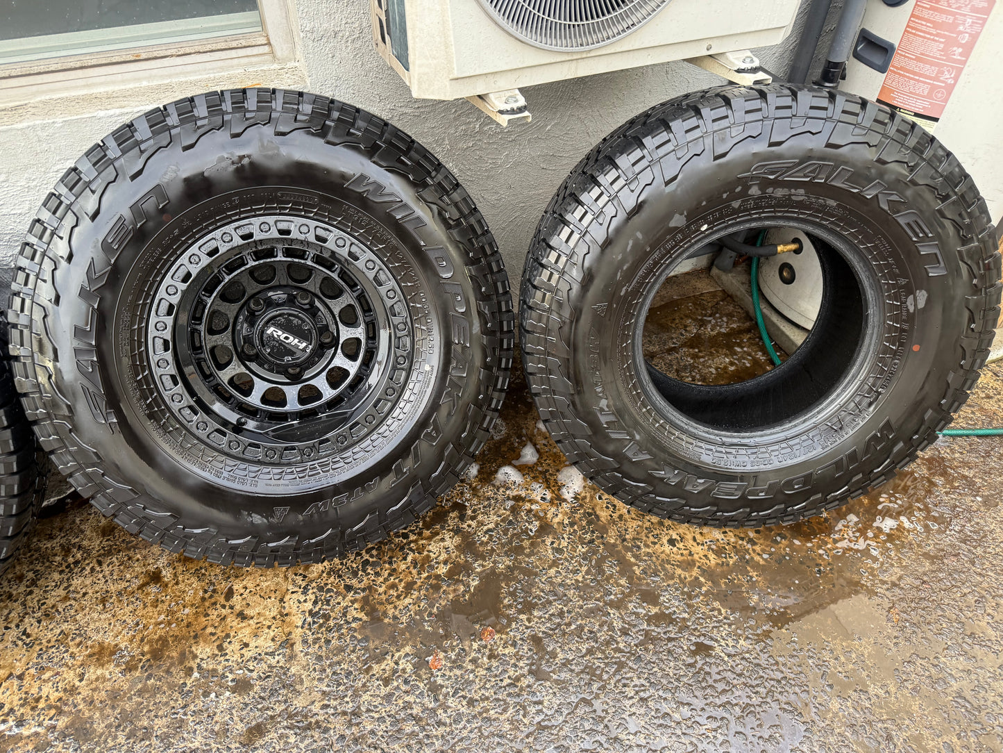 ROH Assault 16” Alloy Wheels with 35” Wildpeak A/T Tyres