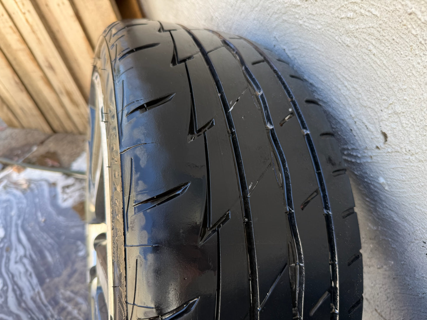 Ford FPV Falcon 18” Staggered Alloy Wheels with Good Tyres