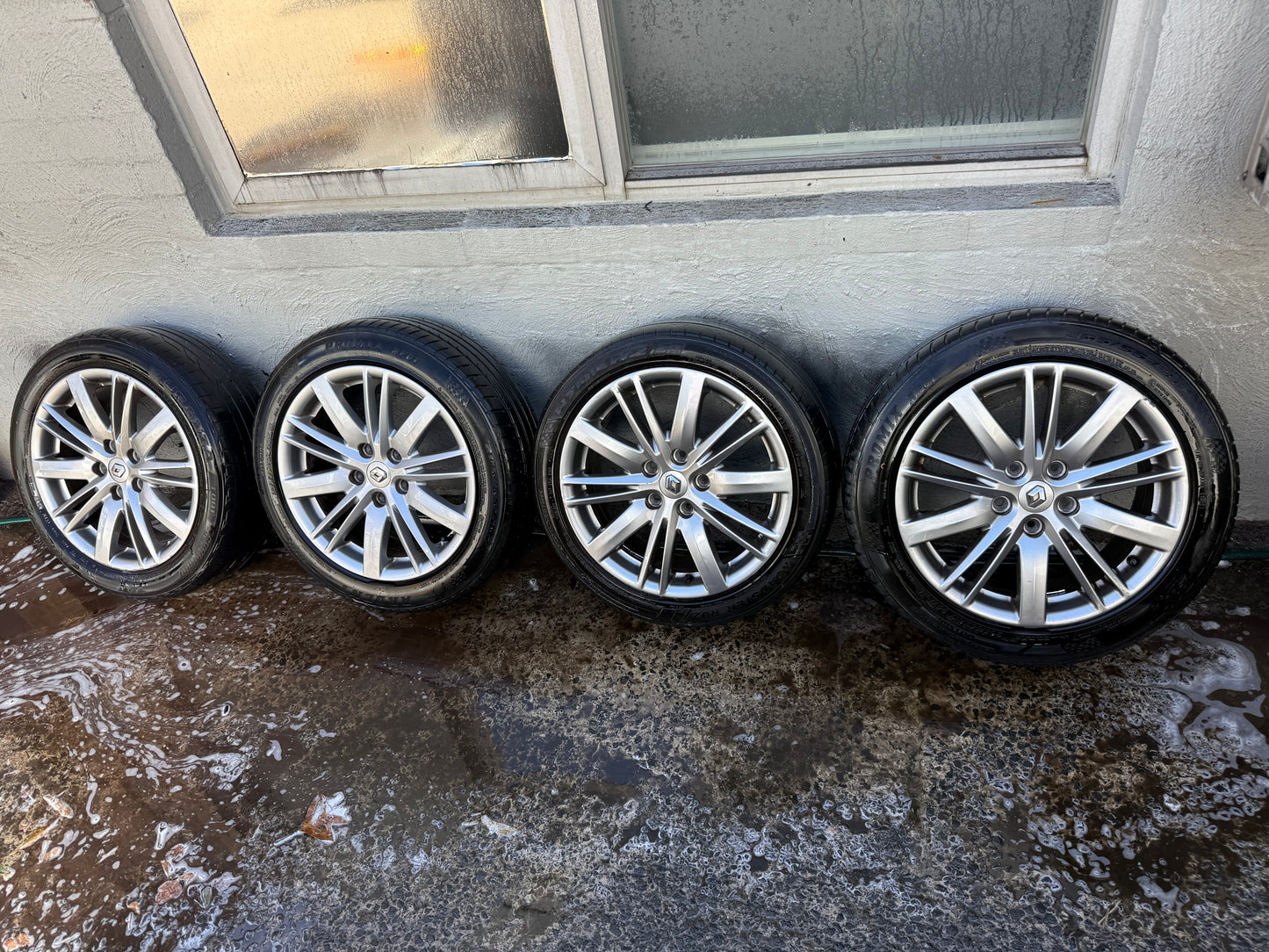 Renault Megane 17” Alloy Wheels with Tyres