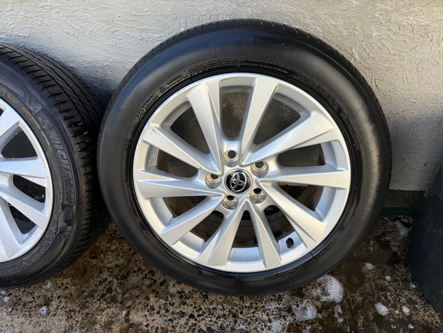 Toyota Camry 17” Alloy Wheels with Excellent Tyres