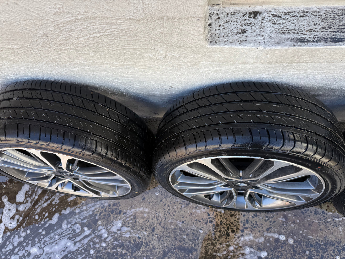 Hyundai Veloster 18” Alloy Wheels with Excellent Tyres