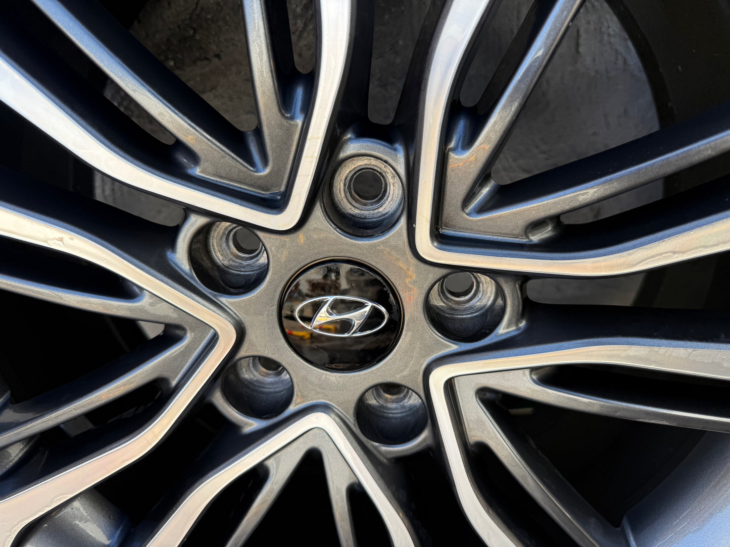 Hyundai Veloster 18” Alloy Wheels with Excellent Tyres