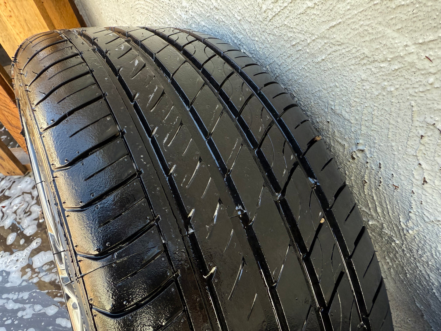 Hyundai Veloster 18” Alloy Wheels with Excellent Tyres