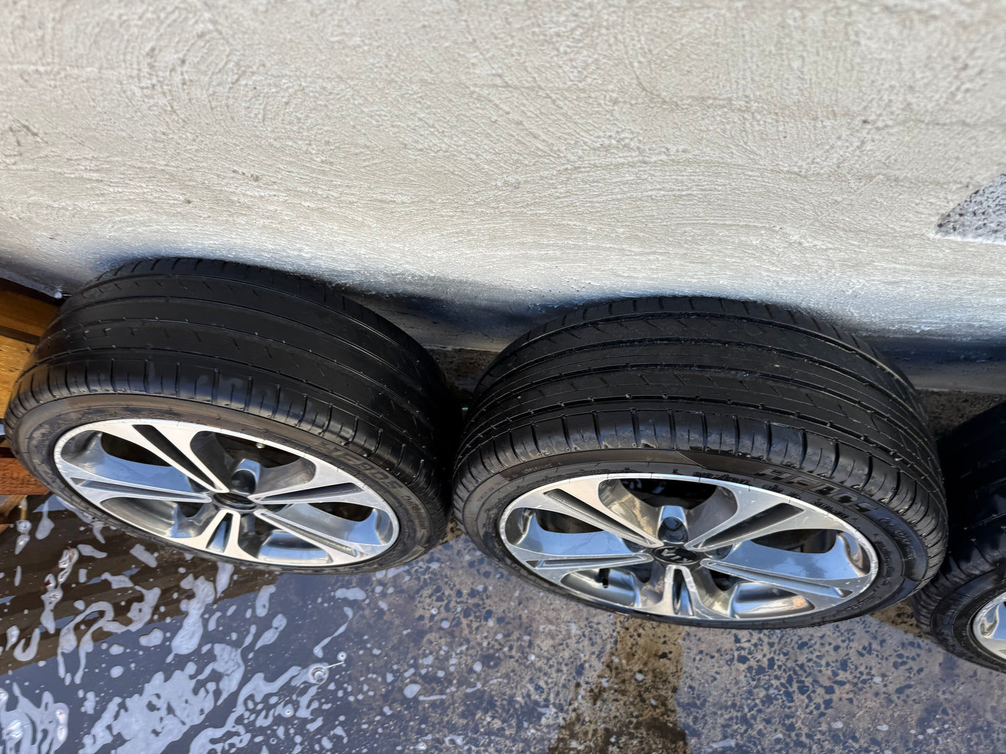 Kia Cerato 17” Alloy Wheels with Good Tyres Set of 5