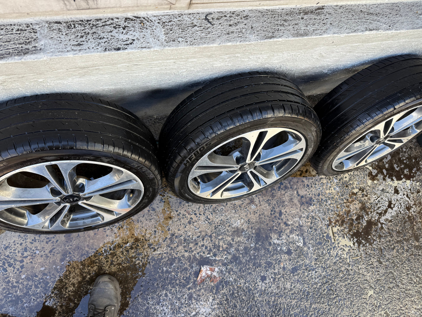 Kia Cerato 17” Alloy Wheels with Good Tyres Set of 5