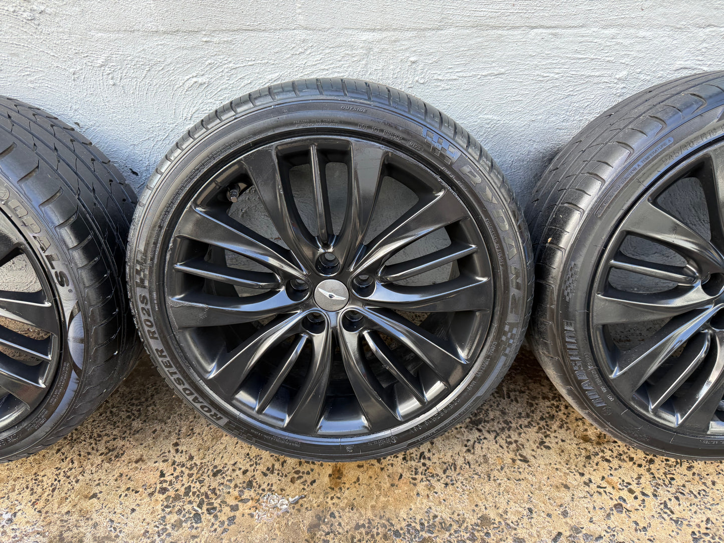 Hyundai Genesis 19” Staggered Alloy Wheels with Excellent Tyres