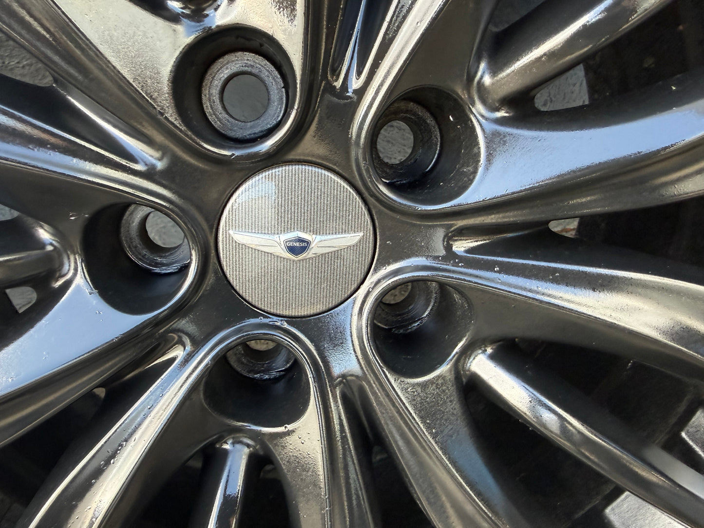 Hyundai Genesis 19” Staggered Alloy Wheels with Excellent Tyres