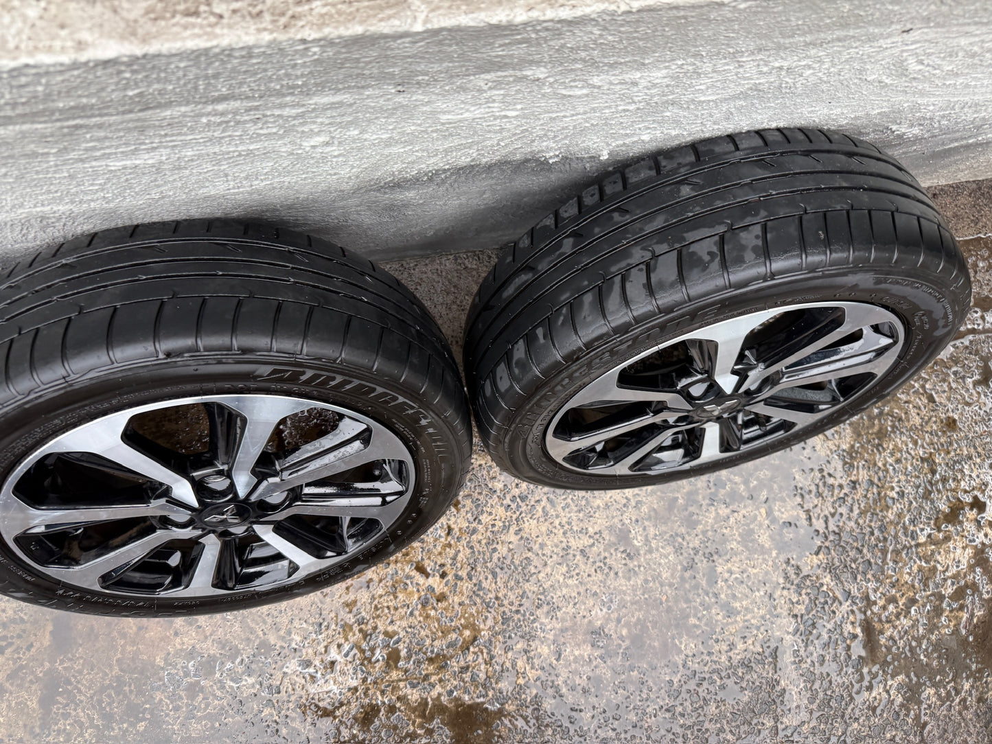 Mitsubishi Mirage 15” Alloy Wheels with Excellent Tyres