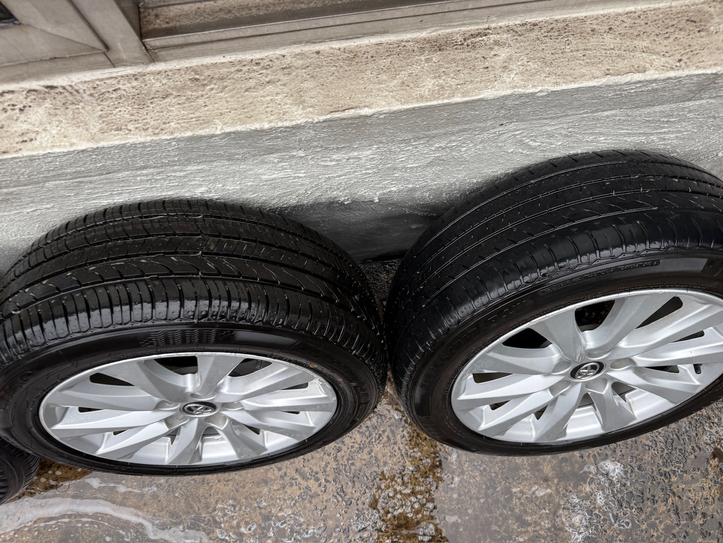 Toyota Camry 17” Alloy Wheels with Good Tyres