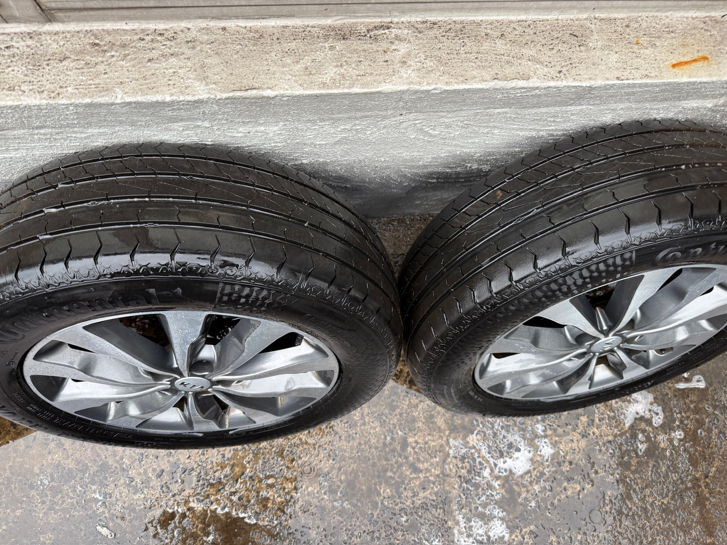 Kia Carnival 18” Alloy Wheels with Good Tyres