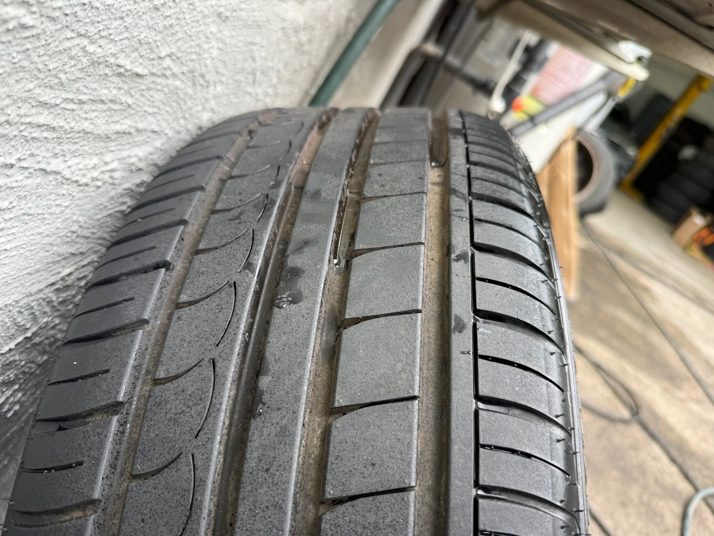 Lexani Black VE/VF Commodore 20” Alloy Wheels with Excellent Tyres