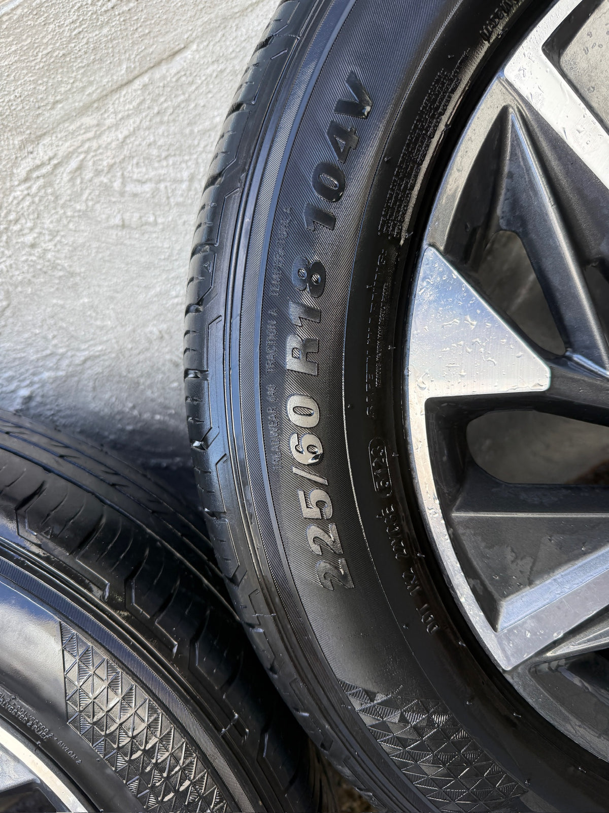 Hyundai Tucson 18” Alloy Wheels with Good Tyres