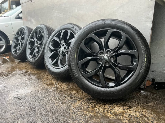 Land Rover Discovery Sport 19" Alloy Wheels with Tyres