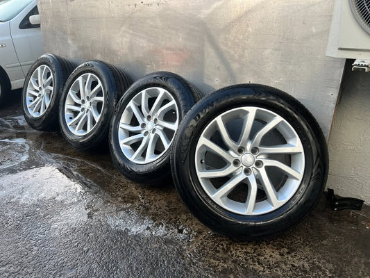 Land Rover Discovery Sport 18" Alloy Wheels with Tyres