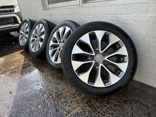 Honda Accord 17" Alloy Wheels with Michelin Tyres