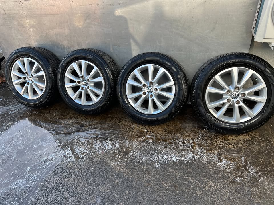 Volkswagen Amarok 18" Alloy Wheels with Pirelli Tyres