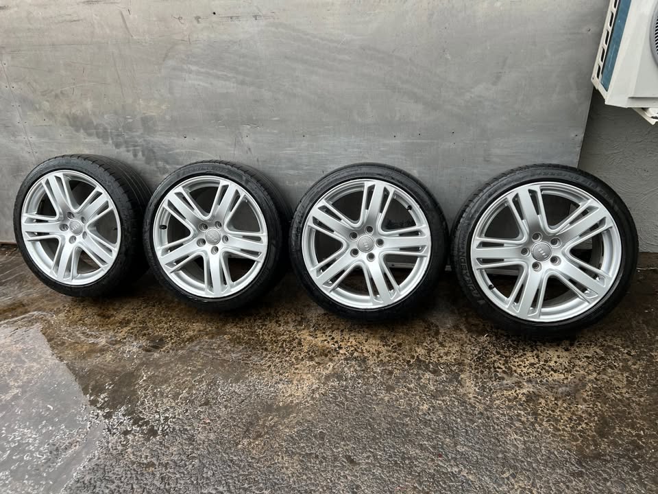 Audi A3/S3 18" Alloy Wheels with Tyres