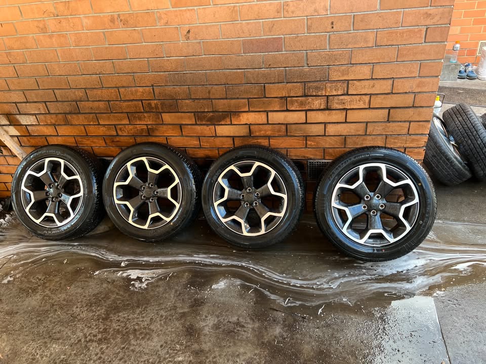 Subaru XV 17" Alloy Wheels with Excellent Tyres