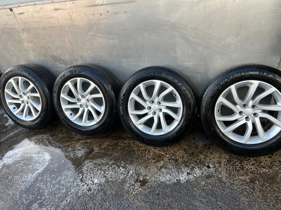 Land Rover Discovery Sport 18" Alloy Wheels with Tyres