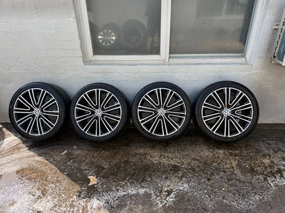 Volkswagen Passat 18" Alloy Wheels with Pirelli Tyres