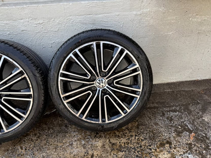 Volkswagen Passat 18" Alloy Wheels with Pirelli Tyres