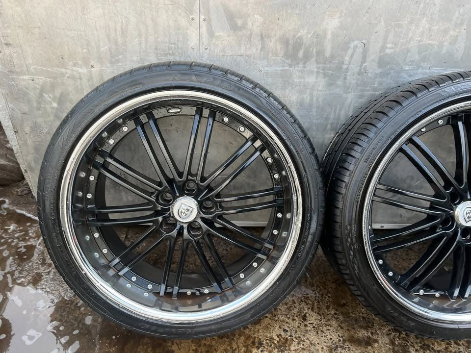 Lexani 22” Alloy Wheels with Good Tyres