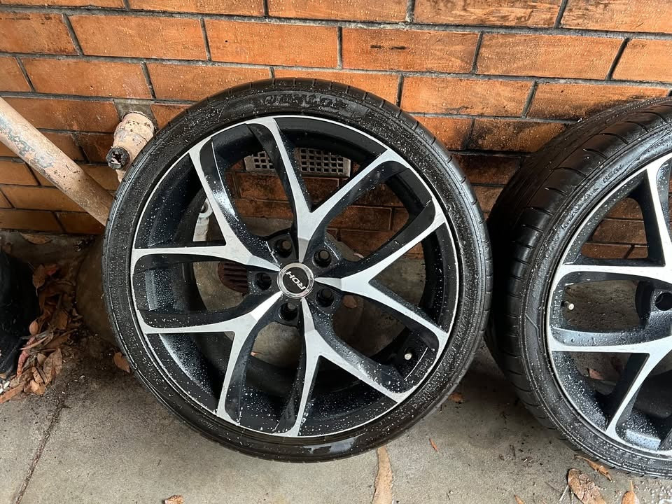 ROH 19” Alloy Wheels with Excellent Tyres