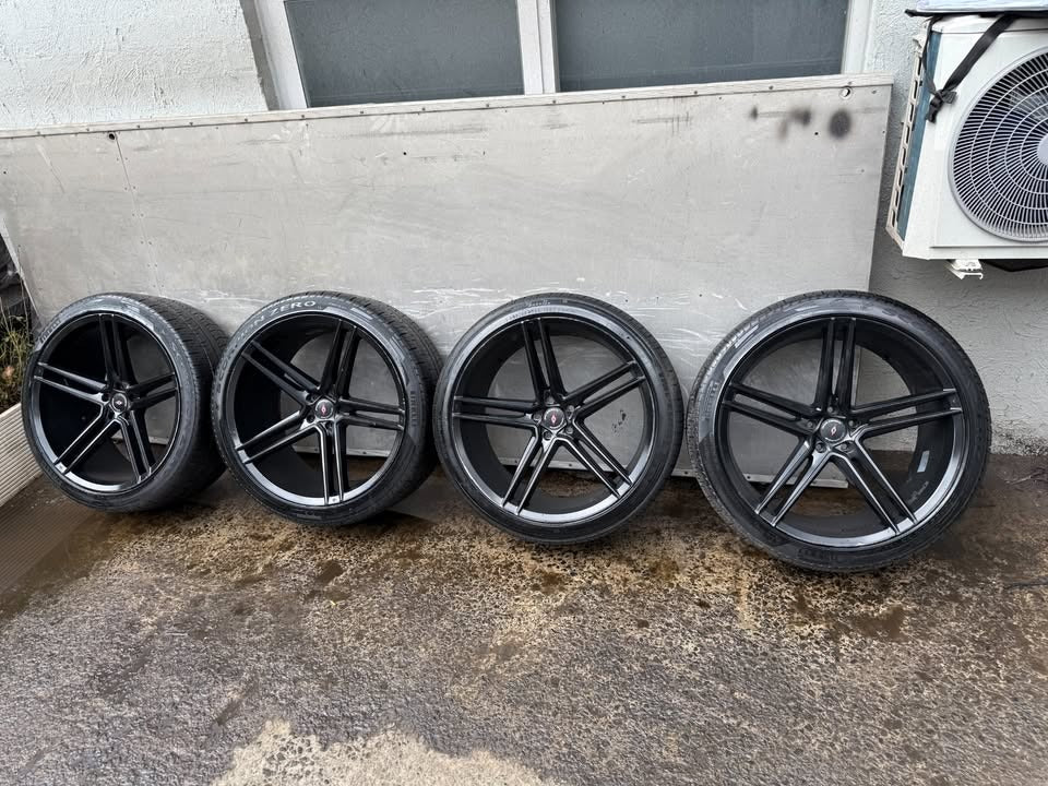 Inforged 22” Alloy Wheels with Good Tyres