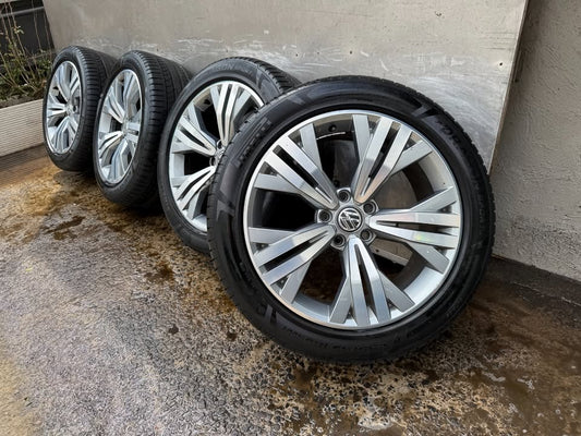 Volkswagen Passat 18” Alloy Wheels with Excellent Tyres