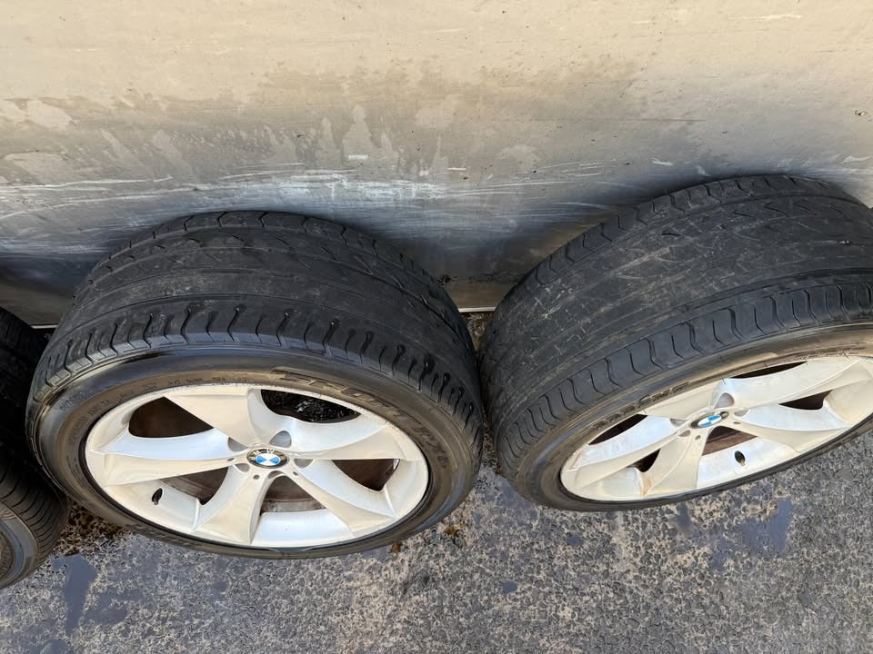 BMW X5/X6 Staggered 20” Alloy Wheels with Tyres