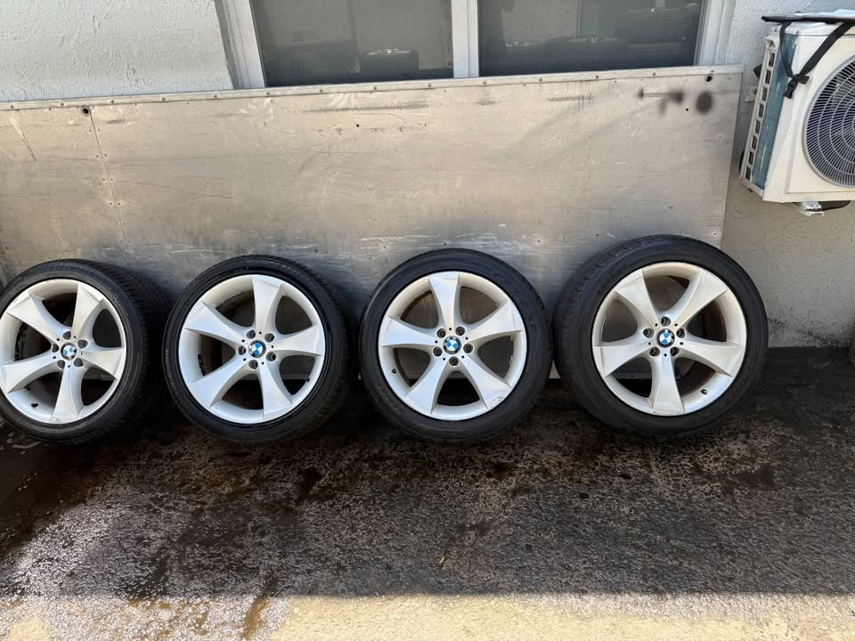 BMW X5/X6 Staggered 20” Alloy Wheels with Tyres