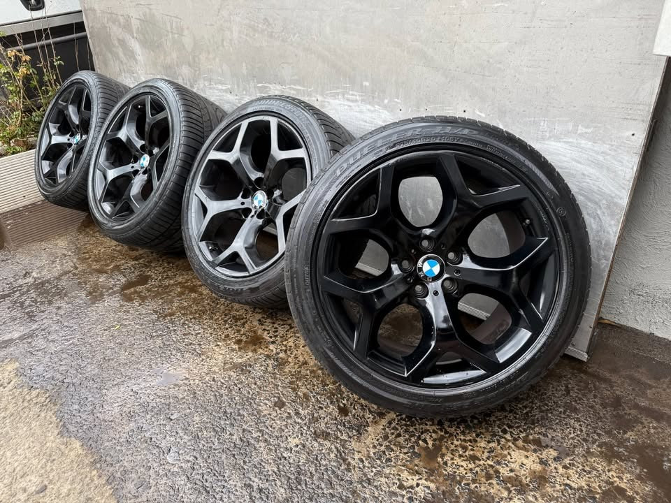 BMW X5 20” Staggered Alloy Wheels with Good Tyres
