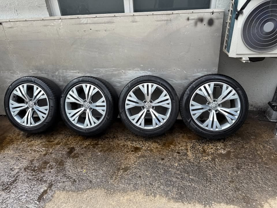 Volkswagen Passat 18” Alloy Wheels with Excellent Tyres