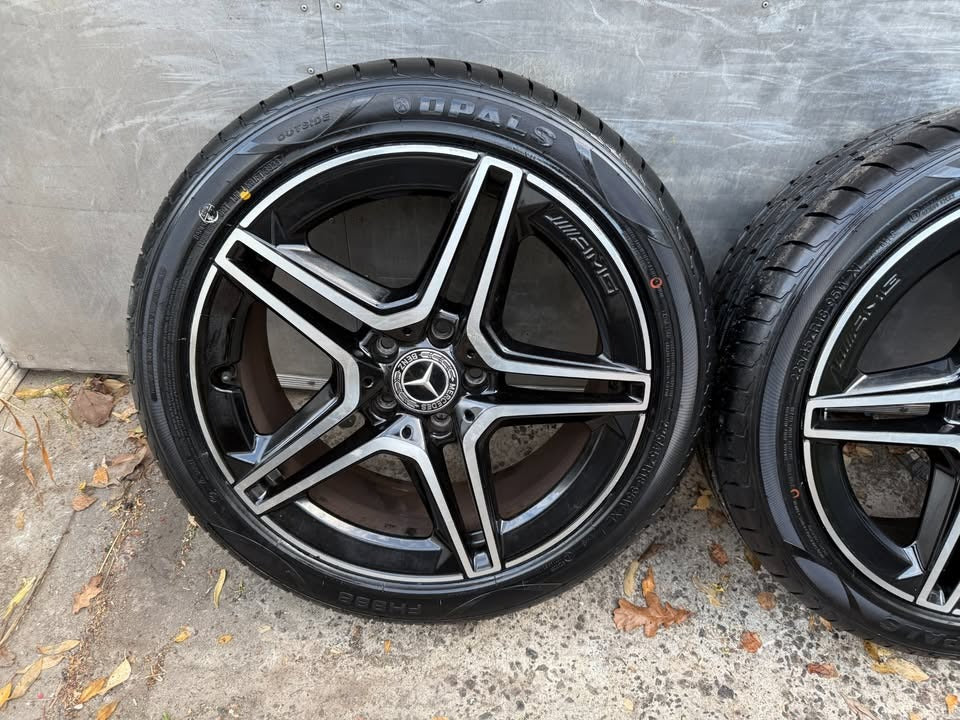 Mercedes Benz 18” Alloy Wheels with Brand New Tyres