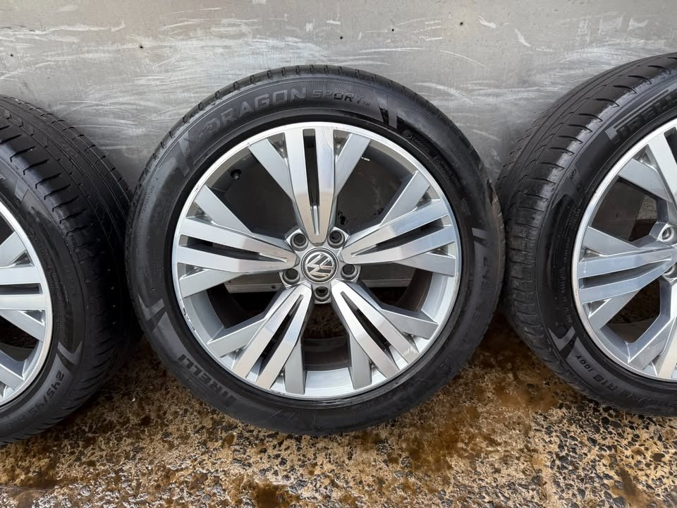 Volkswagen Passat 18” Alloy Wheels with Excellent Tyres
