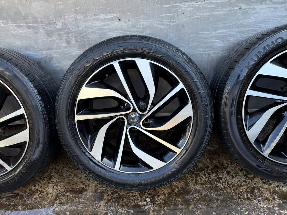 Renault Koleos 18” Alloy Wheels with Tyres