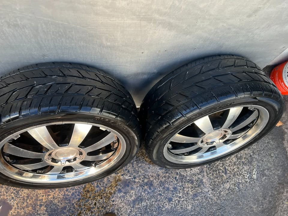 20” Multi Spoke Alloy Wheels with Good Tyres