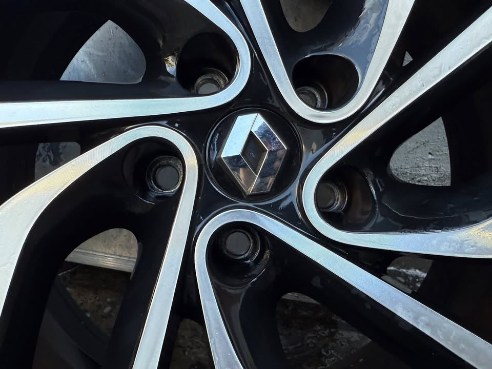 Renault Koleos 18” Alloy Wheels with Tyres