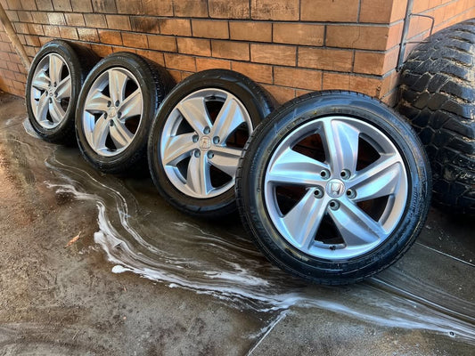 Honda HRV 17” Alloy Wheels with Dunlop Tyres