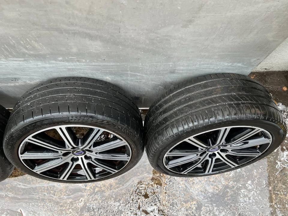 Volvo V60 S60 18" Alloy Wheels with Good Tyres