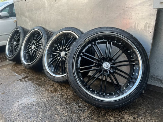 Lexani 22” Alloy Wheels with Good Tyres